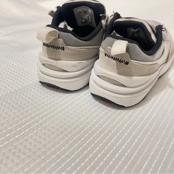 Nike Kids Gray and White Nike Air Max Sneakers - Picture 4 of 6